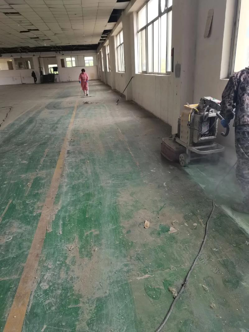 地坪工程是指在各类建筑物、工业厂房中进行地面施工,以达到平整、美观及功能性的改造目的。